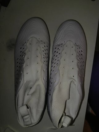 Zapatillas de fútbol blancas
