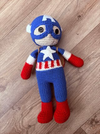 Muñeco crochet Capitán América
