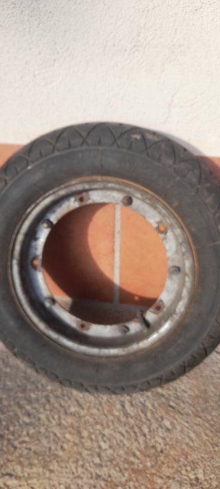 Rueda Vespa 3.50/10 sin desgaste
