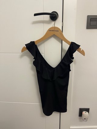 Top negro con volantes Gerard Darel