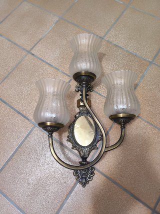 Aplique de pared latón antiguo cristal grabado
