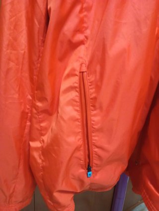Chaqueta Adidas Roja con Rayas Azules