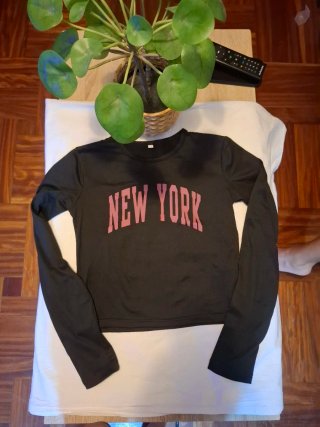 Blusita New York negra y rosa