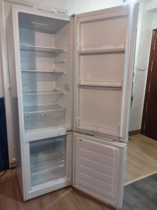 Nevera congelador combi Valberg