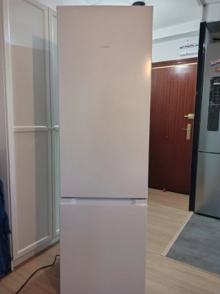 Nevera congelador combi Valberg