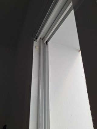 Ventana corredera blanca