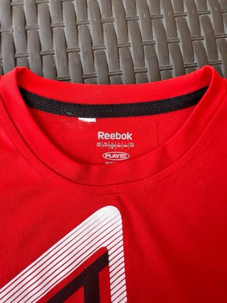 CAMISETA DE REEBOK TEJIDO TRASPIRABLE  DEPORTIVA