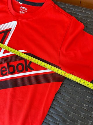 CAMISETA DE REEBOK TEJIDO TRASPIRABLE  DEPORTIVA