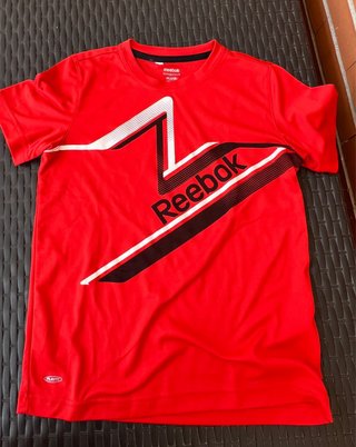 CAMISETA DE REEBOK TEJIDO TRASPIRABLE  DEPORTIVA