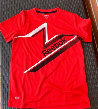 CAMISETA DE REEBOK TEJIDO TRASPIRABLE  DEPORTIVA