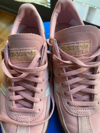 Zapatillas Adidas Spezial rosas y beige