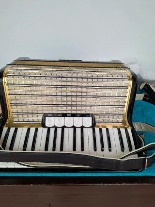 Acordeón HOHNER CONCERTO III