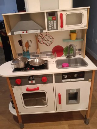 Cocinita de madera para niños