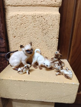 Familia Gatos Porcelana Mini Japón