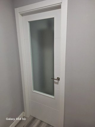Puerta interior lacada blanco con cristal