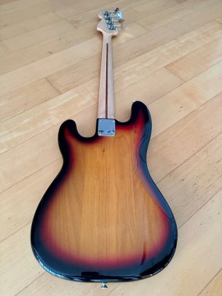 Bajo Electrico Precision Sunburst con decal Fender
