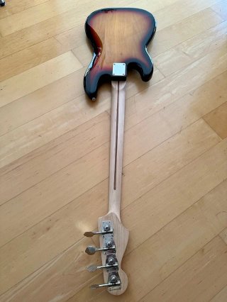 Bajo Electrico Precision Sunburst con decal Fender
