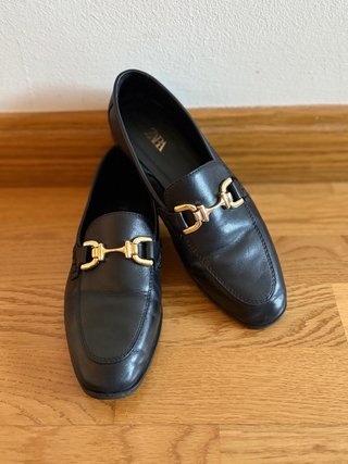 Mocasines Zara Hebilla Dorada de piel