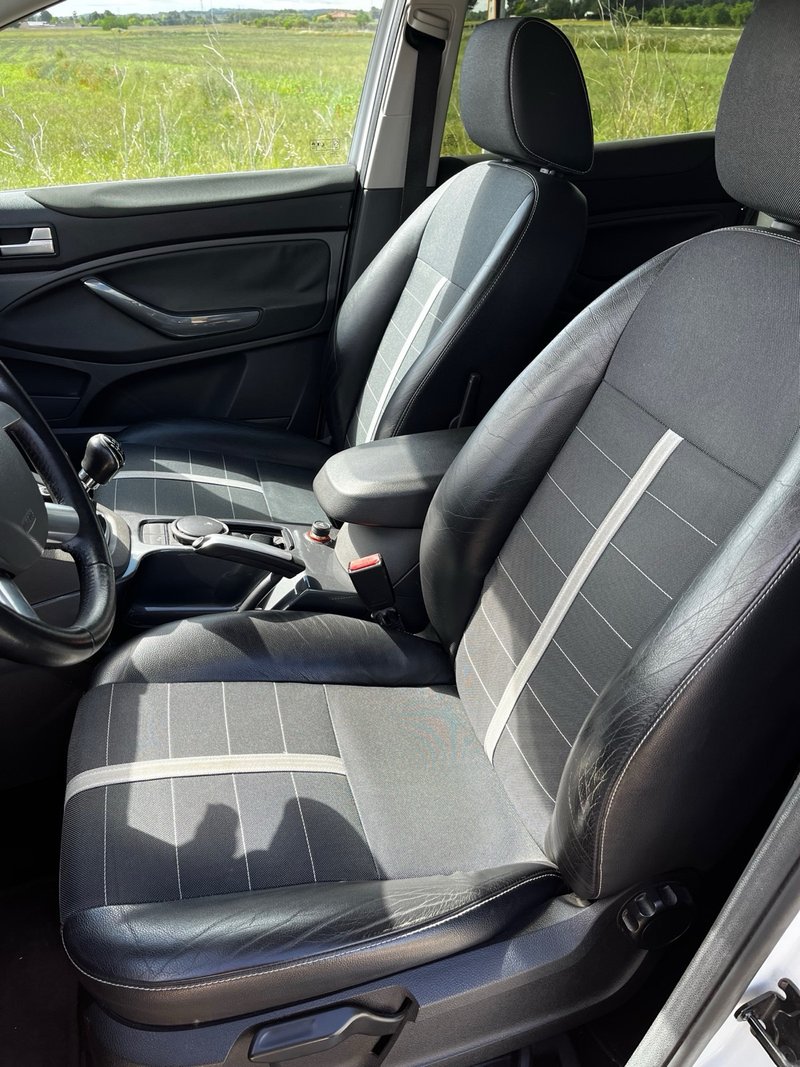 Ford Kuga 2010, foto 9
