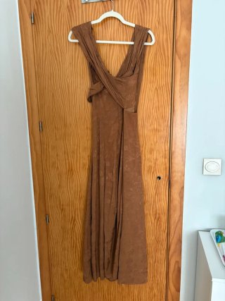 Vestido fiesta midi Velarde marca Mattuî, Talla M