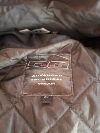 Chaqueta de moto con protecciones