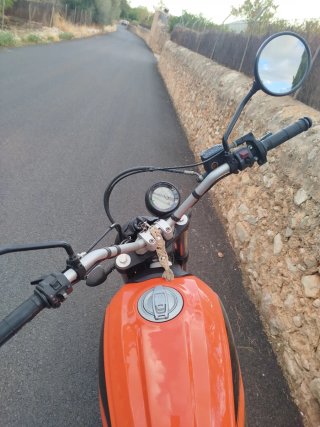 Ducati Scrambler Sixty2 Naranja