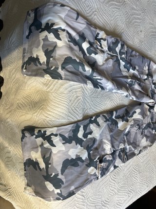 Pantalón Cargo Camuflaje Shein Talla XS