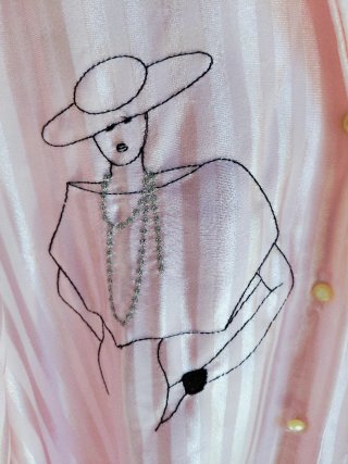 Camisón tipo camisa muy femenino satinado rosa
