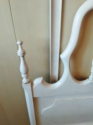 Regalo cabecero de cama de madera blanco pintada.