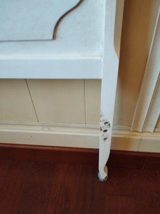 Regalo cabecero de cama de madera blanco pintada.