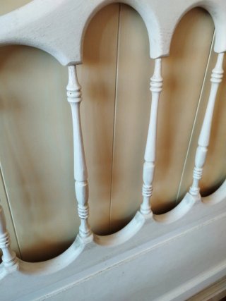 Regalo cabecero de cama de madera blanco pintada.