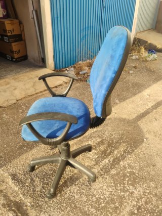 Silla de oficina azul
