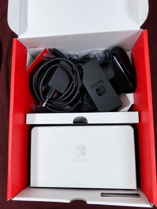 Nintendo Switch OLED + Joy-Con Extra + Custodia