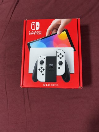 Nintendo Switch OLED + Joy-Con Extra + Custodia