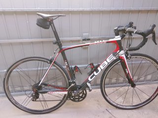 Bicicleta de carretera CUBE
