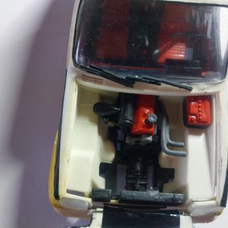Maqueta de plastico 1:24