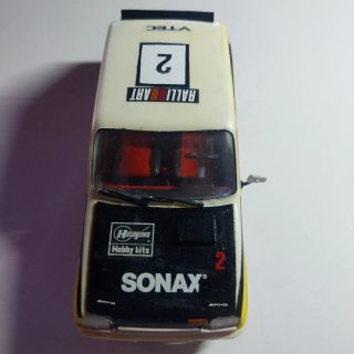 Maqueta de plastico 1:24
