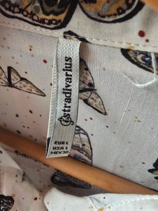 Camisa Stradivarius Mariposas Talla M