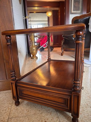 Mesa auxiliar madera cristal clásica