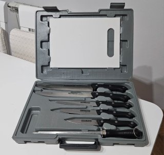 Set de Cuchillos con Tabla