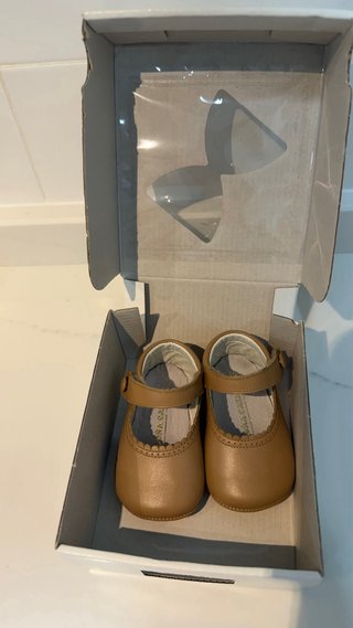 Zapatos niña beige talla 16