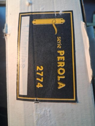 Juego de manillas doradas