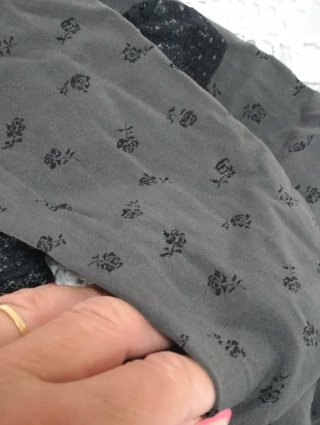 Collant con pizzo nero e calze marroni