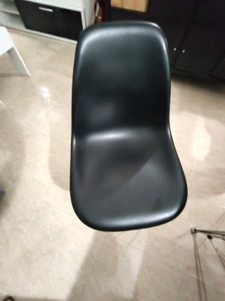 Mesa y 4 Sillas Negras
