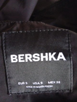 Chaqueta Bershka Talla S Negra y Blanca