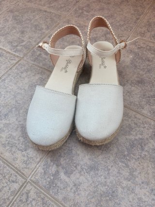 Esparteñas cuña cerrada beige talla 35