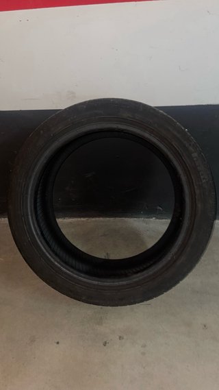 Neumático Pirelli