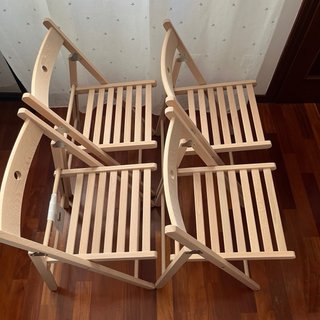 4 Sillas plegables de madera