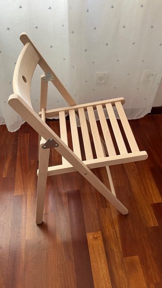 4 Sillas plegables de madera