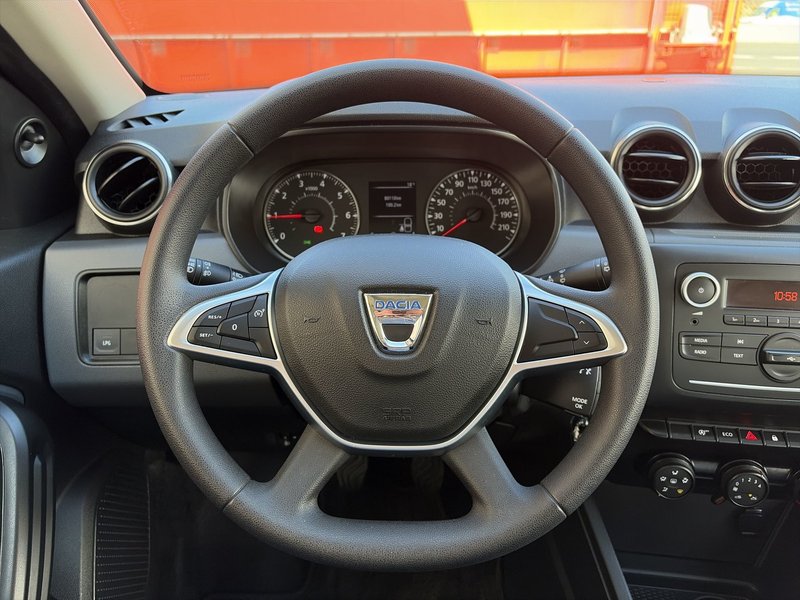 Dacia Duster Essential Blue dCi 4X4 2022, foto 13